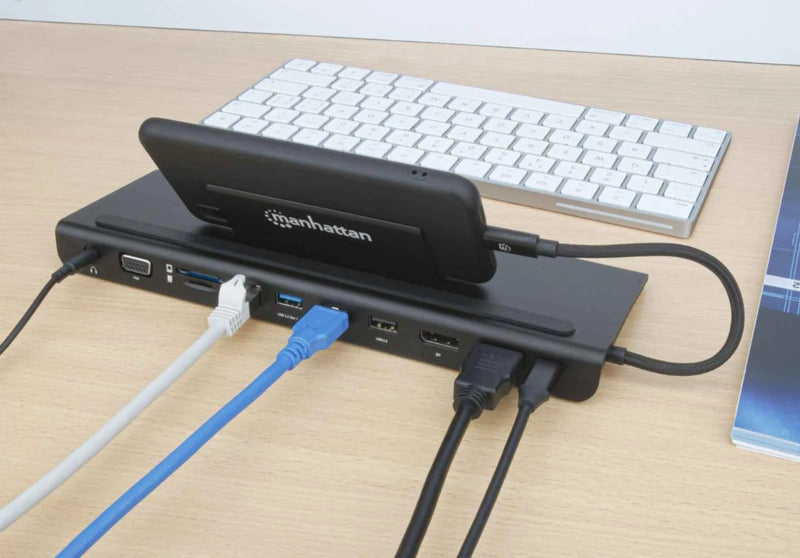 USB-C 11-in-1 Triple-Monitor Converter USB-C Docking Station with MST Manhatten - 153478